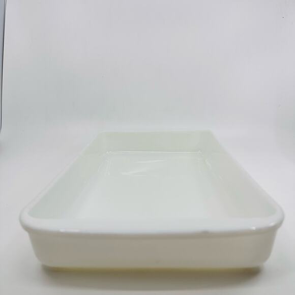Pyrex White Baker 232 Opal Milk Glass Ovenware Kitchenware Bakeware USA Dish Vtg - Picture 4 of 6